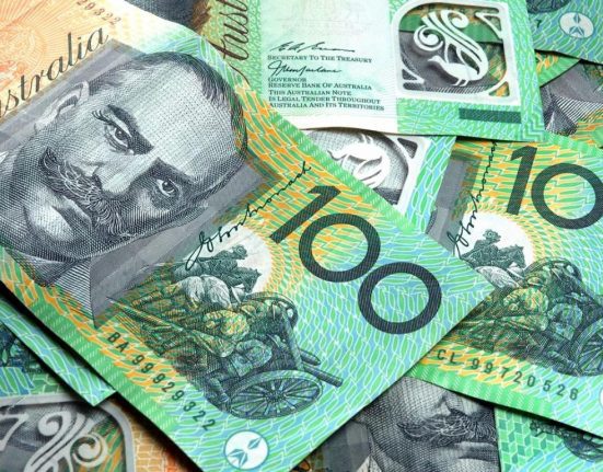 Australian Dollar Gains 0.2%: Positive Momentum in Currency Market