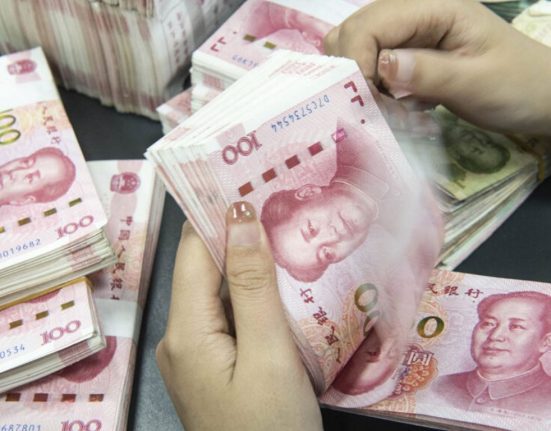 Chinese Yuan and Japanese Yen Strengthen as Speculation Mounts on Currency Market Intervention